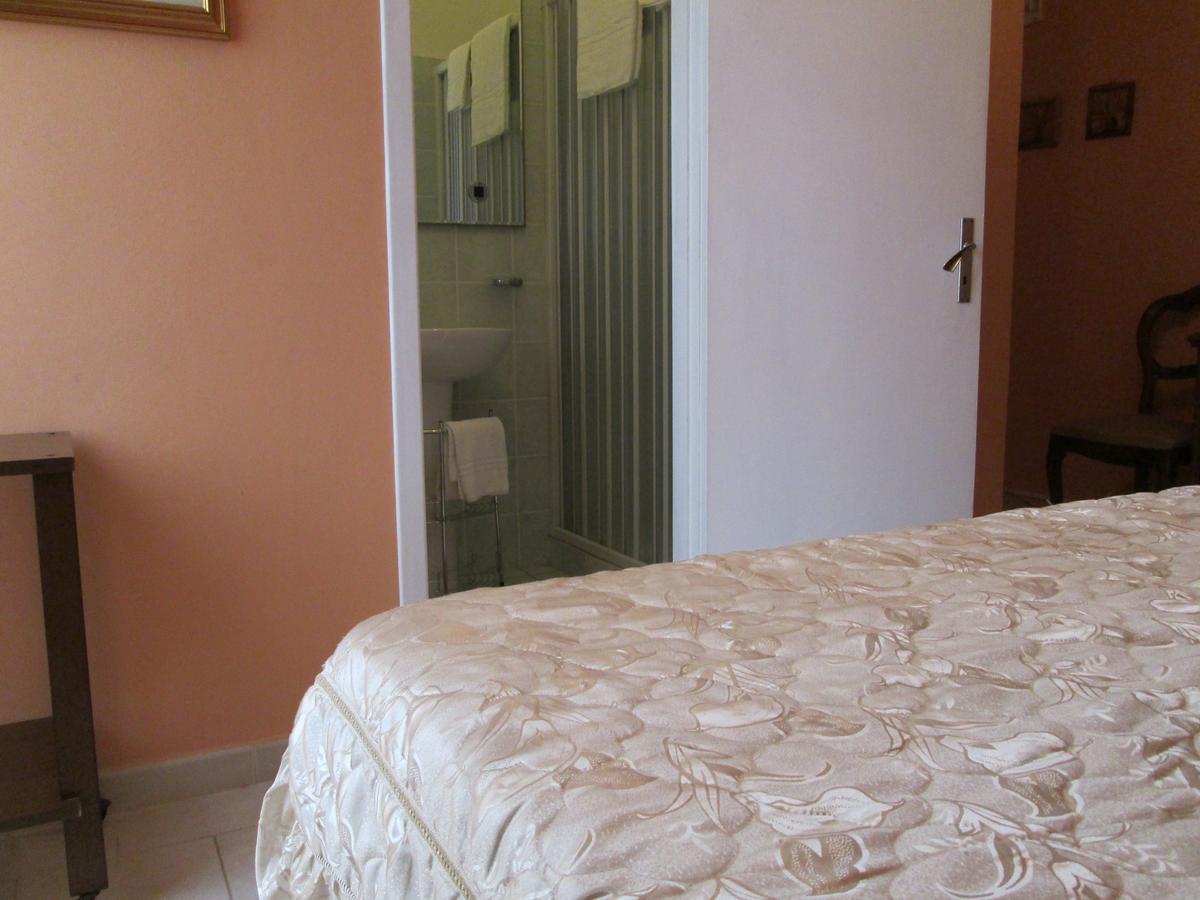 B&B Regina Margherita Πιομπίνο Δωμάτιο φωτογραφία