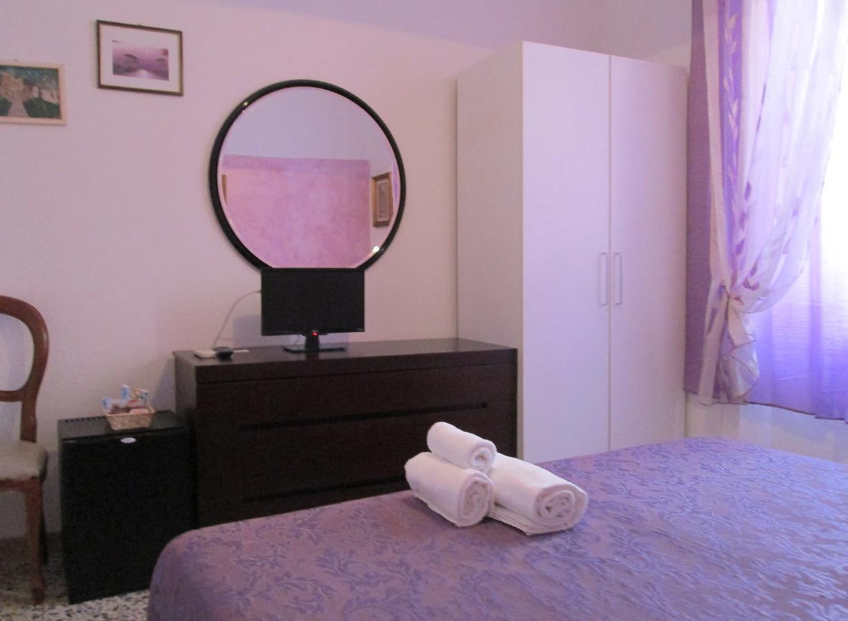 B&B Regina Margherita Πιομπίνο Δωμάτιο φωτογραφία